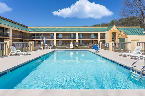 Pool - Days Inn Mocksville - I-40, Exit 170
