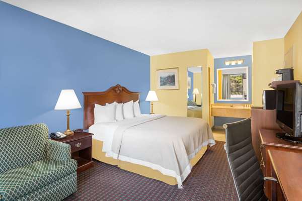  - Days Inn Mocksville - I-40, Exit 170