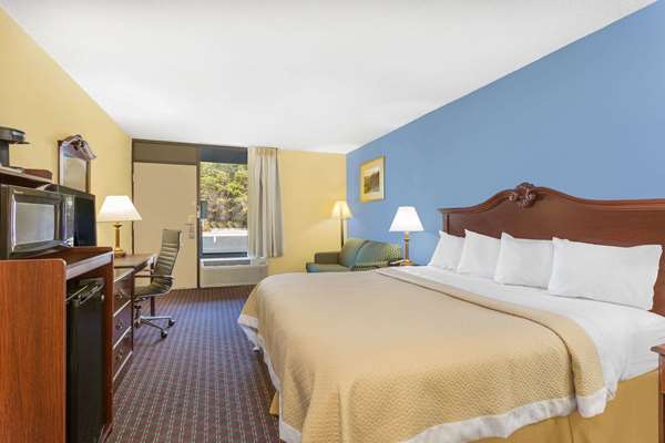  - Days Inn Mocksville - I-40, Exit 170
