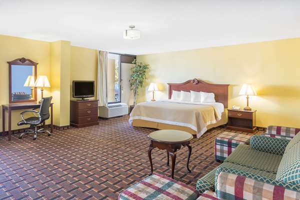 Suite - Days Inn Mocksville - I-40, Exit 170
