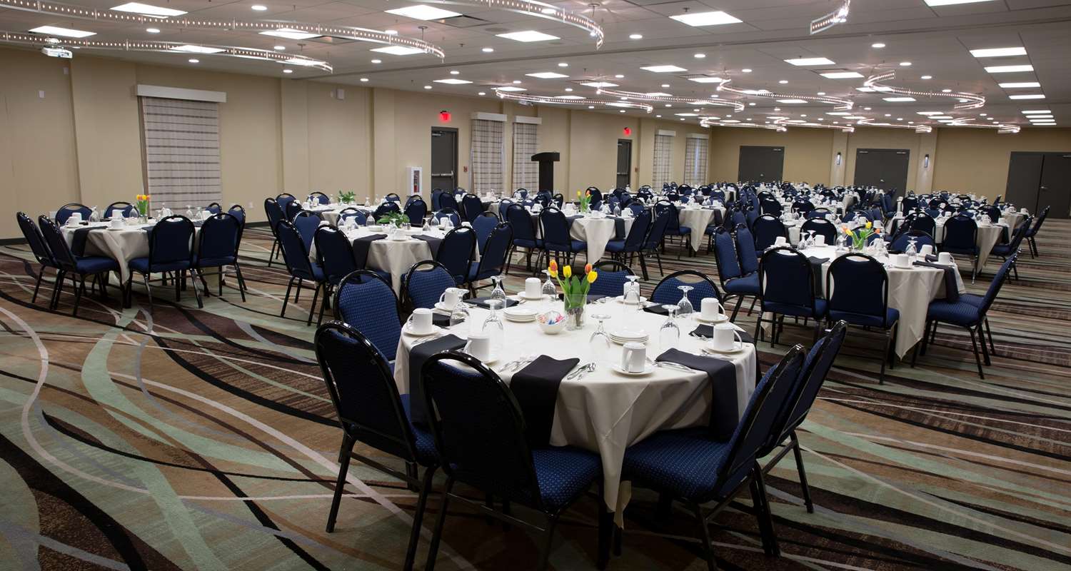 Hotel Marshfield, WI See Discounts