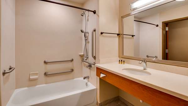  - Best Western Plus Tuscumbia Muscle Shoals Hotel & Suites