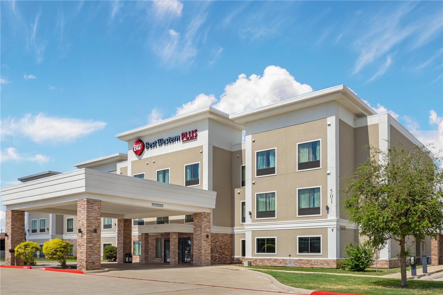 Best Western Plus Bay City Inn & Suites