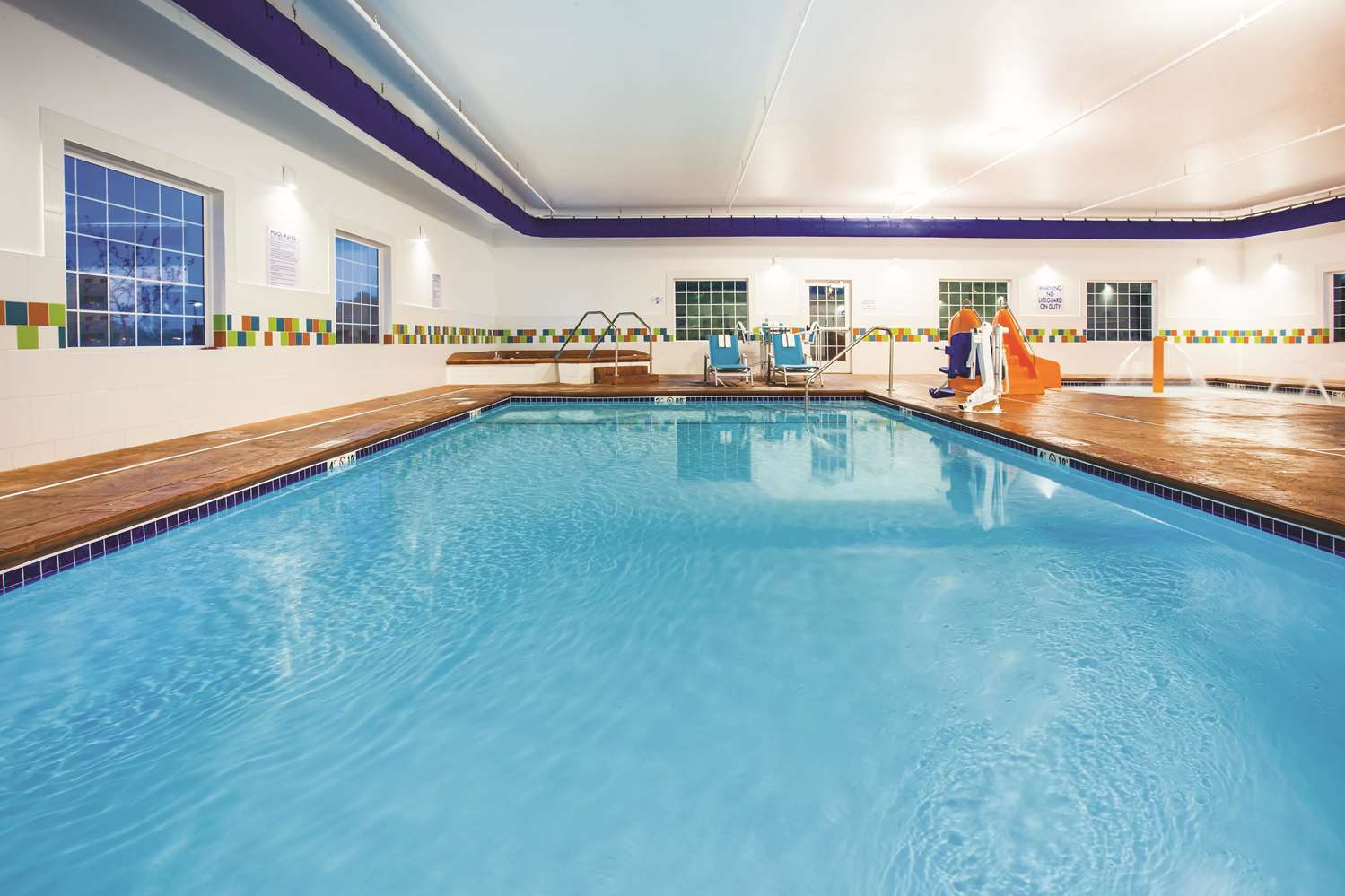 La Quinta Inn & Suites Woodbury I494, Exit 58C, MN See Discounts