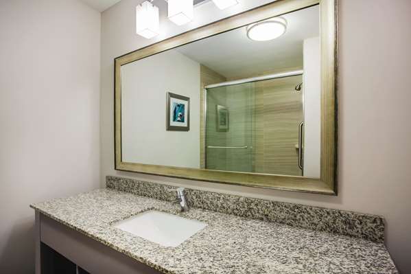 Suite - La Quinta Inn & Suites Woodbury - I-494, Exit 58C