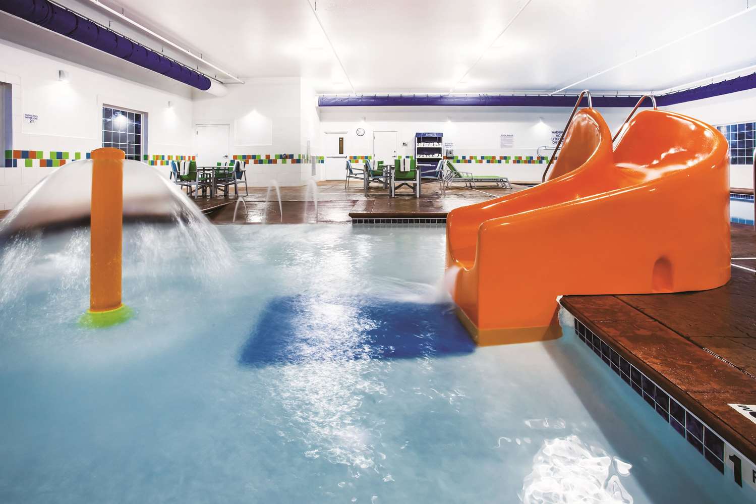 La Quinta Inn & Suites Woodbury I494, Exit 58C, MN See Discounts