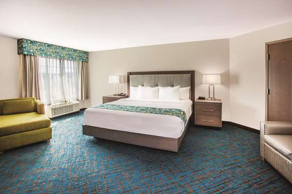 Suite - La Quinta Inn & Suites Woodbury - I-494, Exit 58C