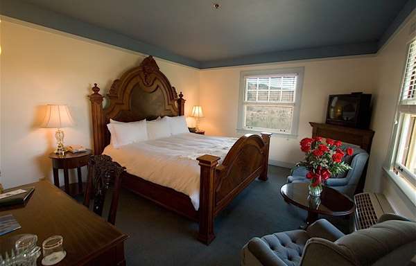  - Columbia Gorge Hotel Hood River