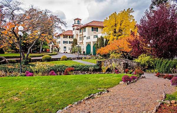 Exterior view - Columbia Gorge Hotel Hood River