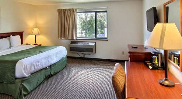  - Days Inn & Suites Traverse City