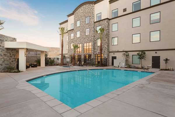 Pool - Wingate by Wyndham Hotel Hurricane