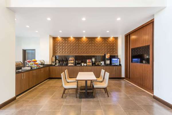  - Wingate by Wyndham Hotel Hurricane