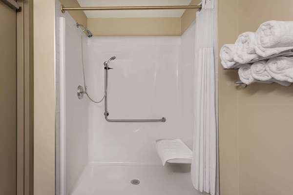  - Ramada Hotel Grassland