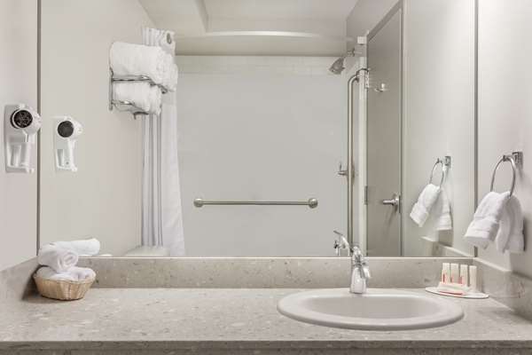  - Ramada Hotel Grassland