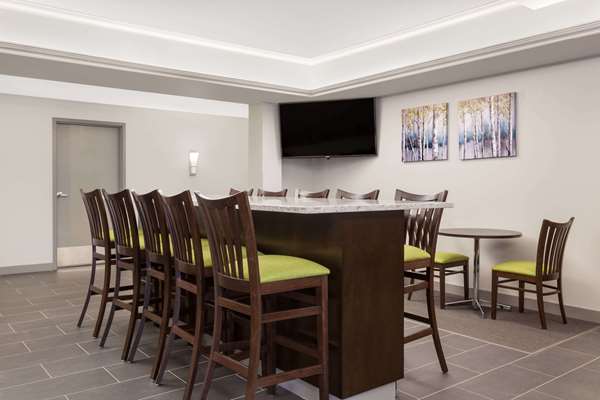  - Ramada Hotel Grassland