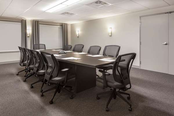  - Ramada Hotel Grassland