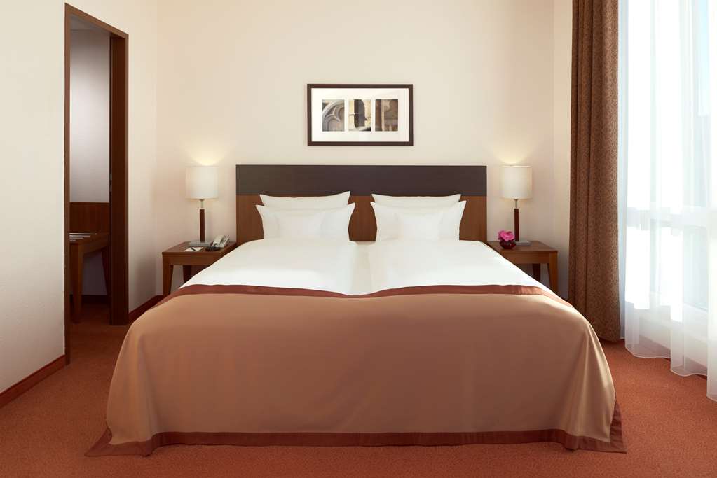 Dorint Erfurt am Dom-guestroom-Guest Room,Bed,King bed,Suite,On-Site.jpg
