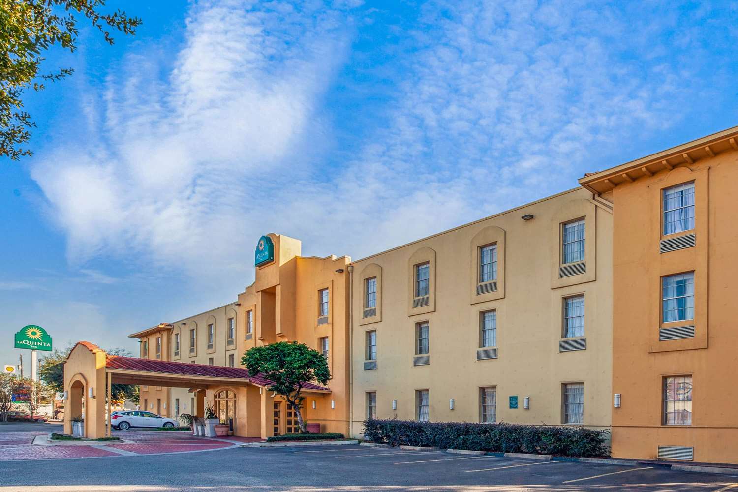 La Quinta Inn Greenway Plaza Houston, TX See Discounts