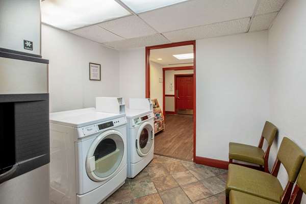 Amenities - La Quinta Inn Greenway Plaza Houston