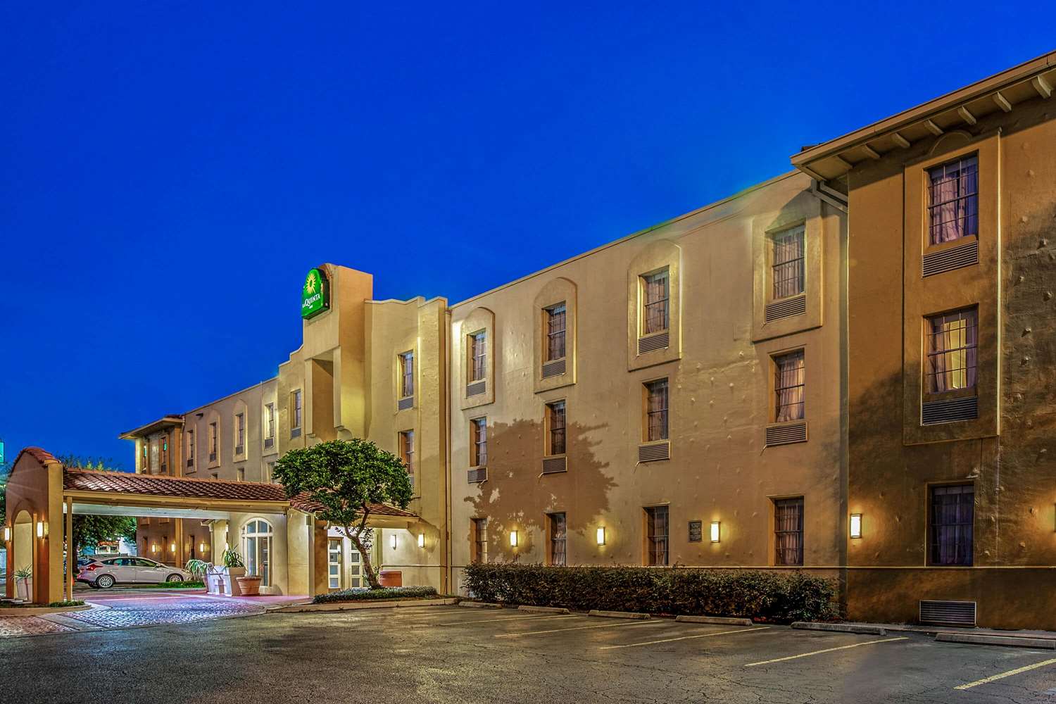 La Quinta Inn Greenway Plaza Houston, TX See Discounts