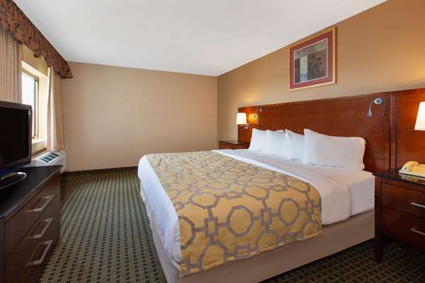 Suite - Baymont Inn & Suites Franklin - I-65, Exit 90
