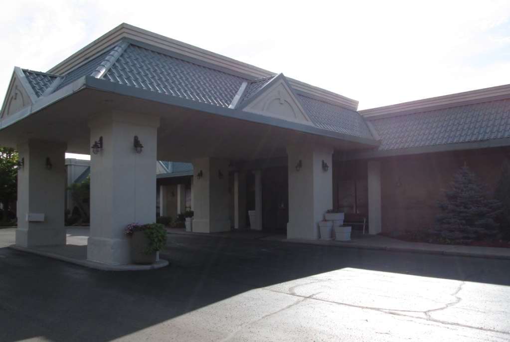 Ramada Hotel Alpena, MI See Discounts