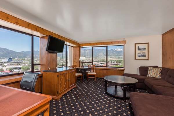 Suite - Antlers Hotel Colorado Springs - I-25, Exit 142