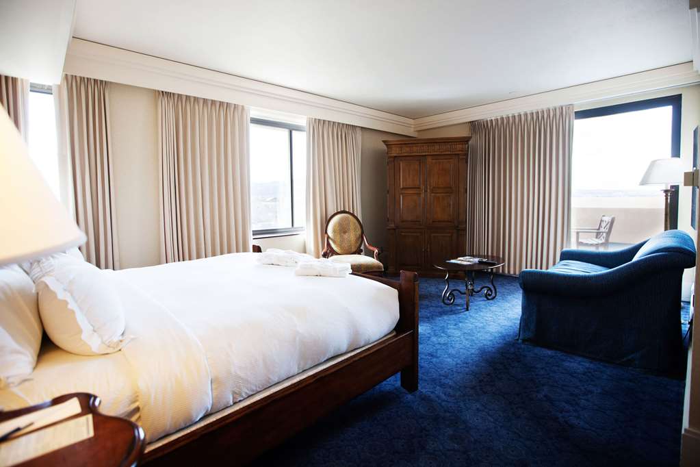 THE ANTLERS, A WYNDHAM HOTEL-guestroom-Guest Room,King bed,On-Site.jpg