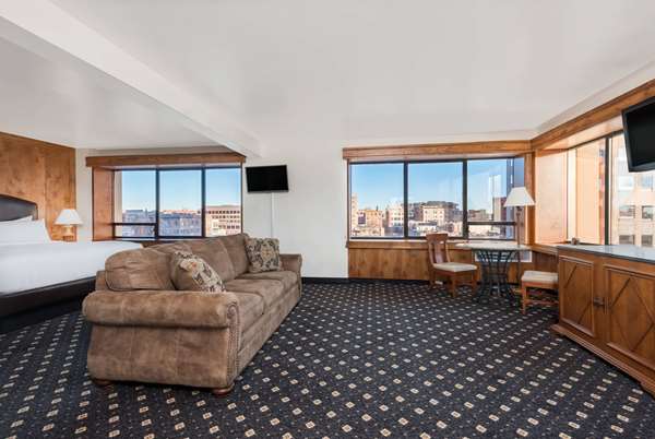 Suite - Antlers Hotel Colorado Springs - I-25, Exit 142