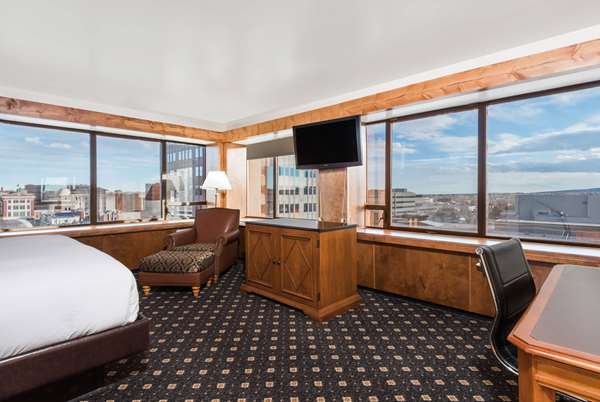 Suite - Antlers Hotel Colorado Springs - I-25, Exit 142