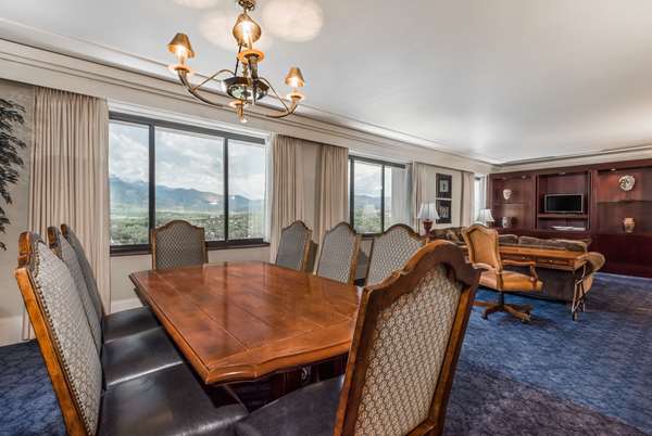 Suite - Antlers Hotel Colorado Springs - I-25, Exit 142