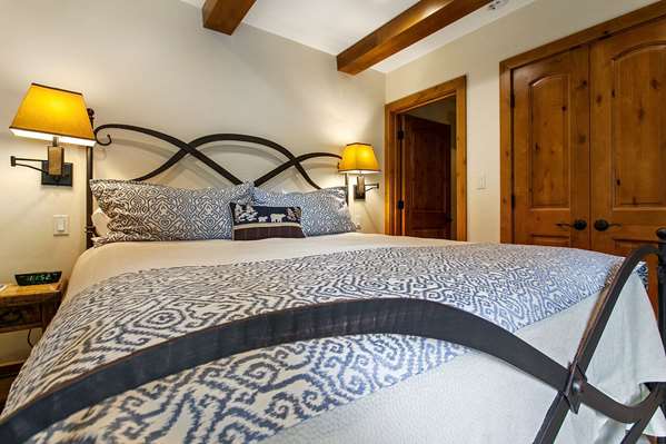  - Antlers at Vail Condos & Conference Center - I-70, Exit 176