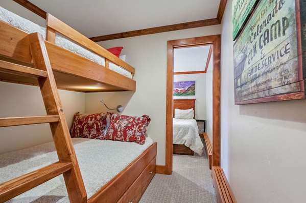  - Antlers at Vail Condos & Conference Center - I-70, Exit 176