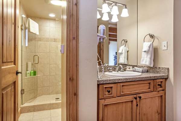  - Antlers at Vail Condos & Conference Center - I-70, Exit 176