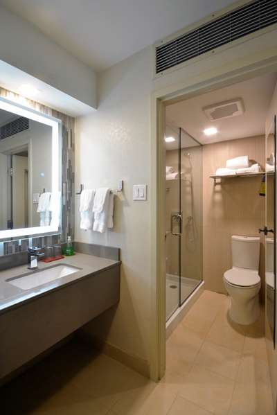  - Listel Hotel Vancouver