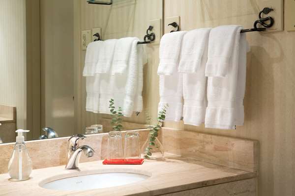  - Listel Hotel Vancouver