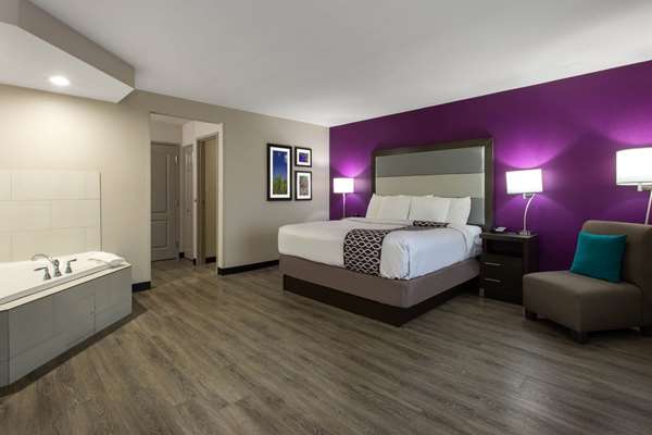 Suite - La Quinta Inn & Suites Effingham - I-57 & I-70, Exit 160
