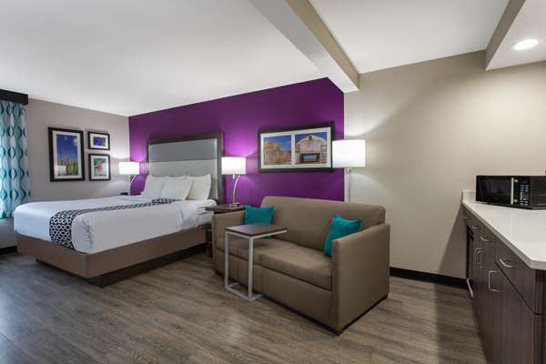 Suite - La Quinta Inn & Suites Effingham - I-57 & I-70, Exit 160