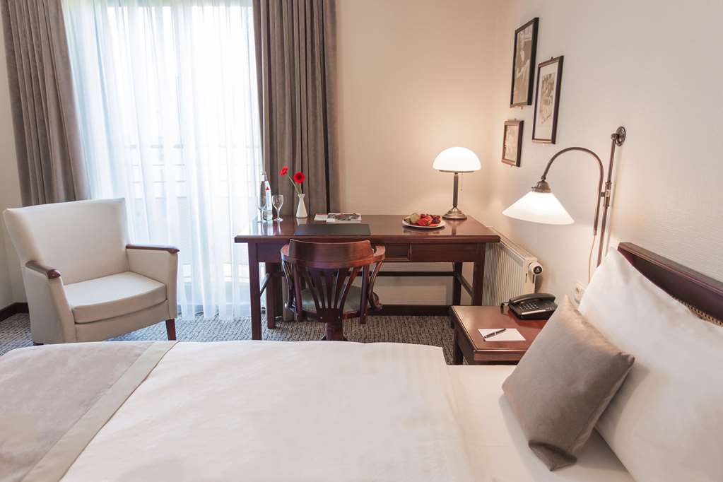 MAXX HOTEL JENA-guestroom-Guest Room,On-Site.jpg