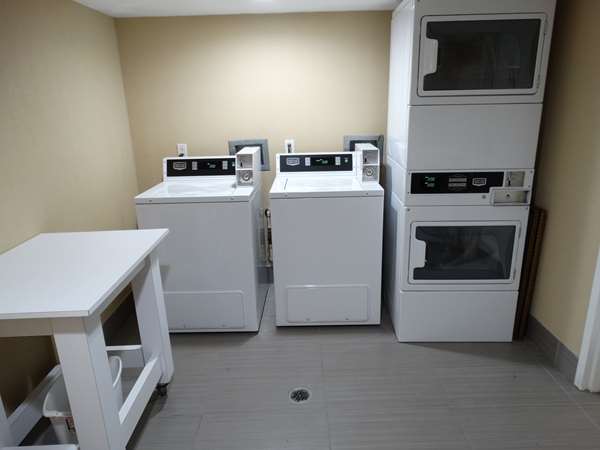 Amenities - Best Western Plus Kissimmee-Lake South Inn & Suites