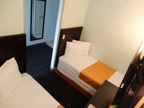 Suite - Best Western Plus Kissimmee-Lake South Inn & Suites