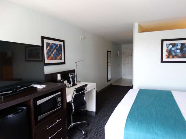 Suite - Best Western Plus Kissimmee-Lake South Inn & Suites