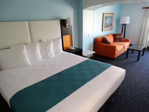 Suite - Best Western Plus Kissimmee-Lake South Inn & Suites