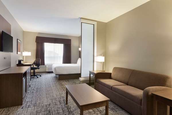  - Days Inn & Suites Warman