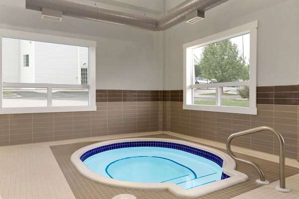 Pool - Days Inn & Suites Warman
