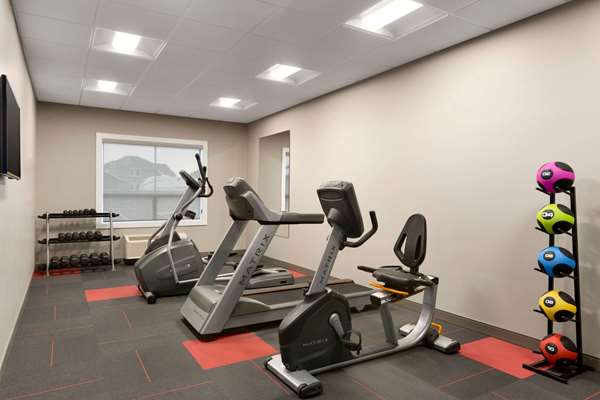 Fitness/ Exercise Room - Days Inn & Suites Warman