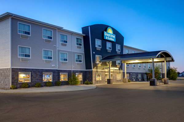 Exterior view - Days Inn & Suites Warman