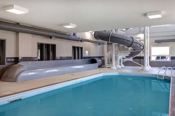 Pool - Days Inn & Suites Warman