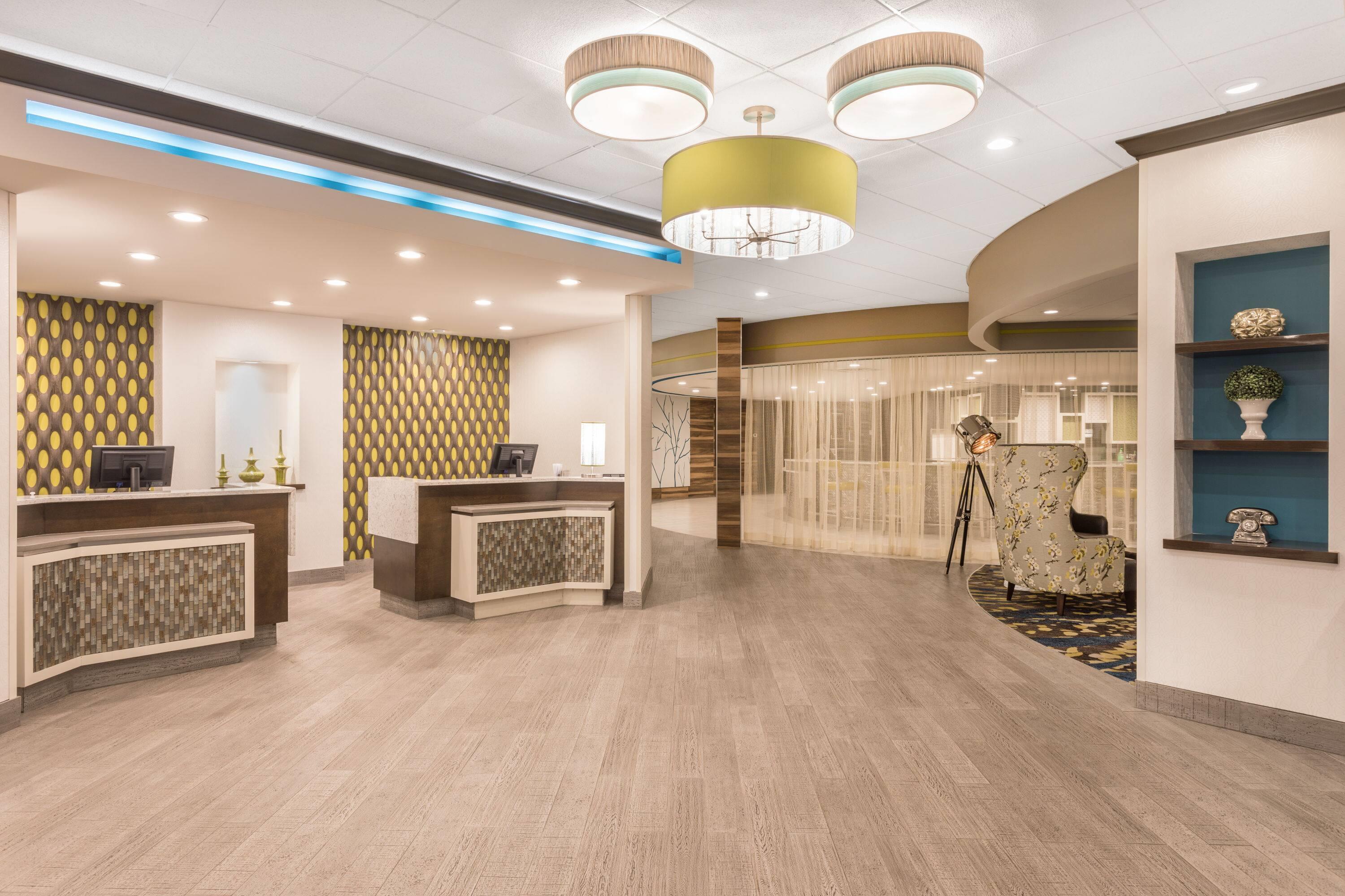Lobby | Wyndham Garden Summerville