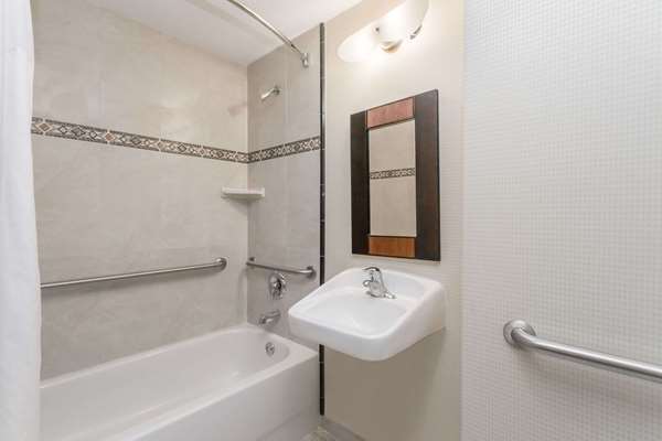  - Days Inn Fort Pierce - I-95, Exit 129